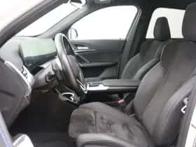 BMW iX1 (2023) thumbnail 5