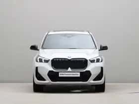 BMW iX1 (2023) thumbnail 6