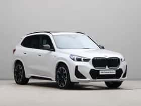 BMW iX1 (2023) thumbnail 7