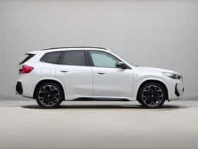 BMW iX1 (2023) thumbnail 8