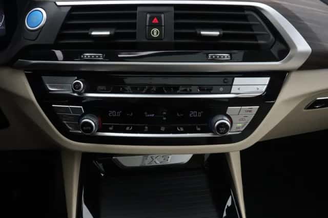 BMW iX3 (2021) thumbnail 15