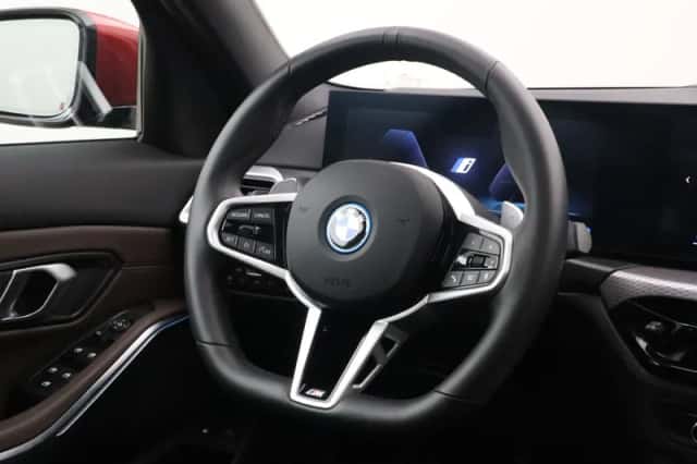 BMW 3-Serie (2025) thumbnail 2