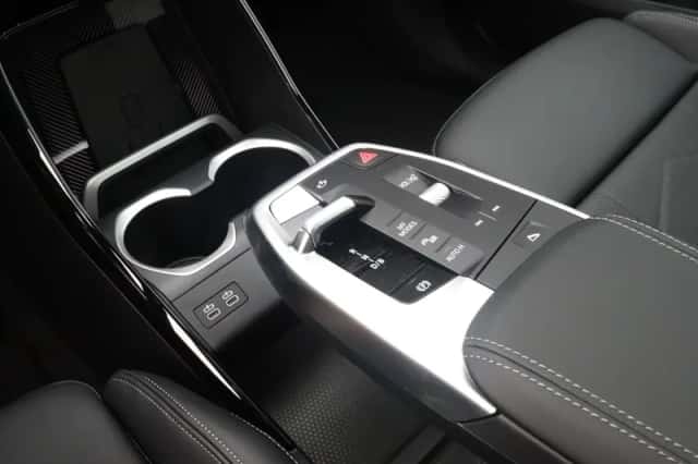 BMW iX1 (2026) thumbnail 18