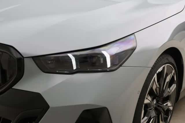 BMW i5 (2026) thumbnail 21