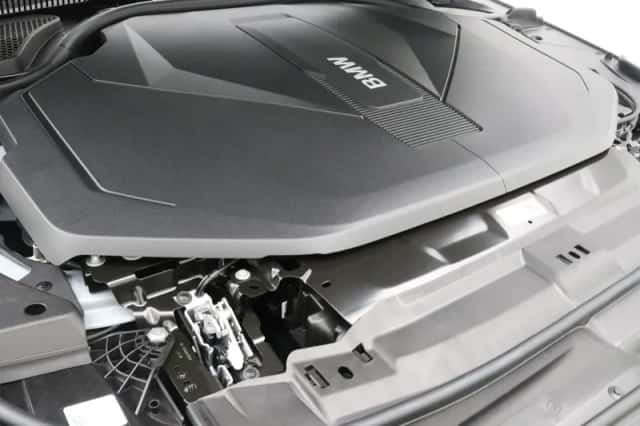 BMW i5 (2026) thumbnail 4