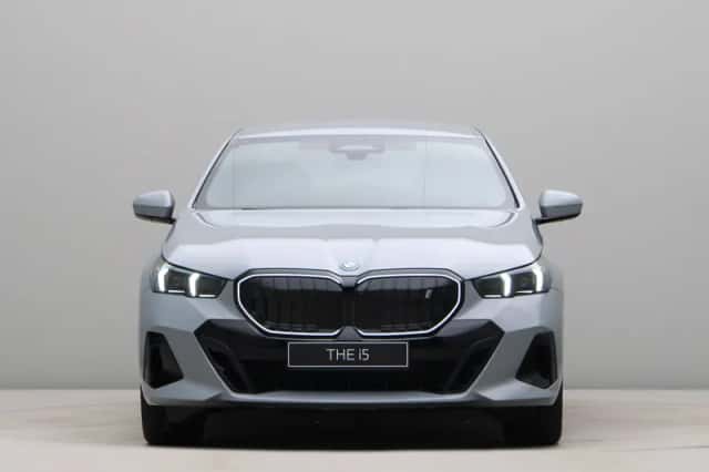 BMW i5 (2026) thumbnail 6