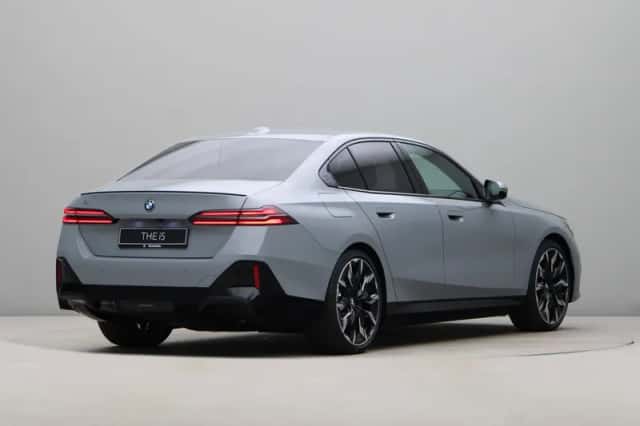BMW i5 (2026) thumbnail 9