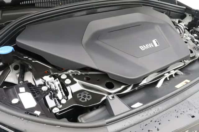 BMW iX1 (2026) thumbnail 4