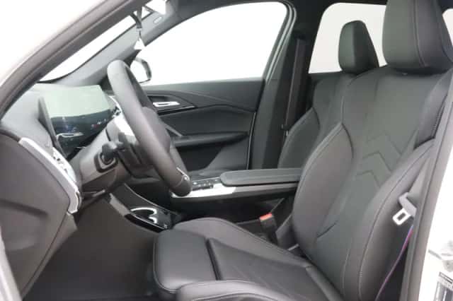 BMW iX1 (2026) thumbnail 5