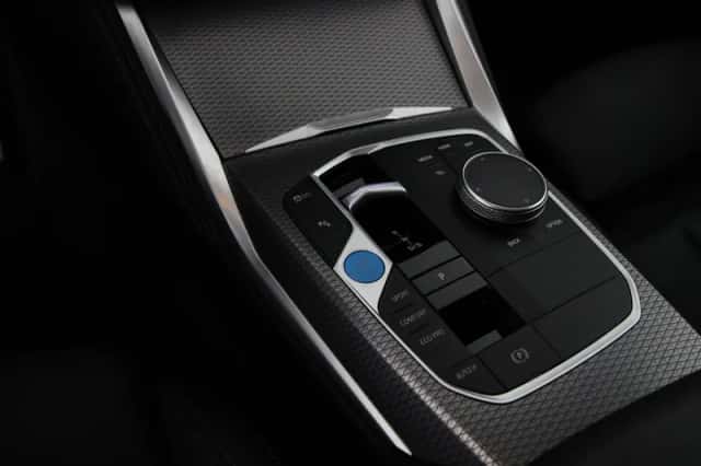 BMW i4 (2023) thumbnail 11