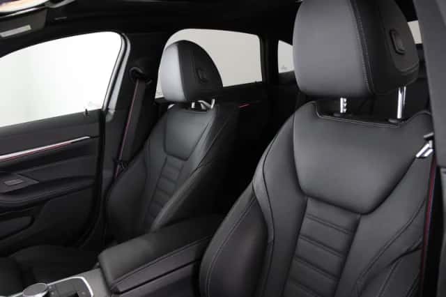 BMW i4 (2023) thumbnail 21