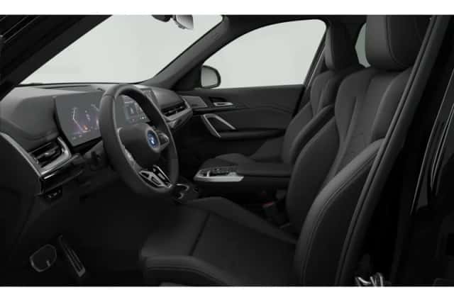 BMW iX1 (2026) thumbnail 3