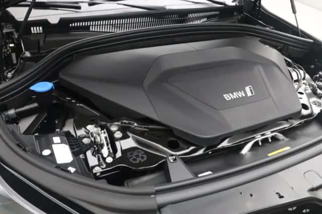 BMW iX1 (2026) thumbnail 4