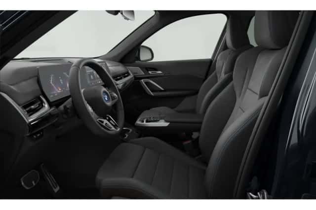 BMW iX1 (2026) thumbnail 3