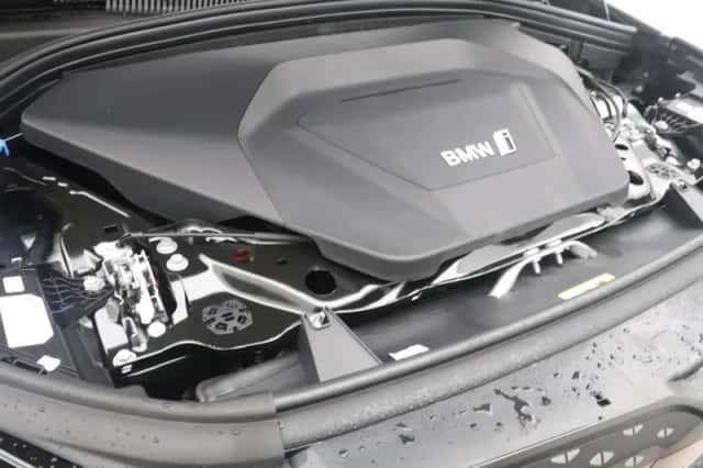 BMW iX1 (2026) thumbnail 4