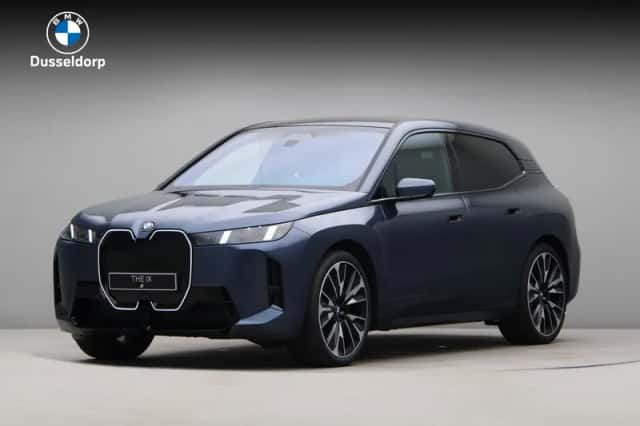 BMW iX (2026) thumbnail 1