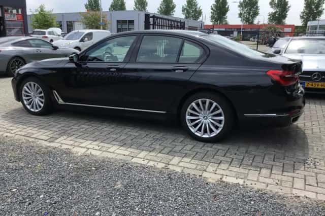 BMW 7-Serie (2018) thumbnail 4