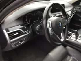 BMW 7-Serie (2018) thumbnail 11