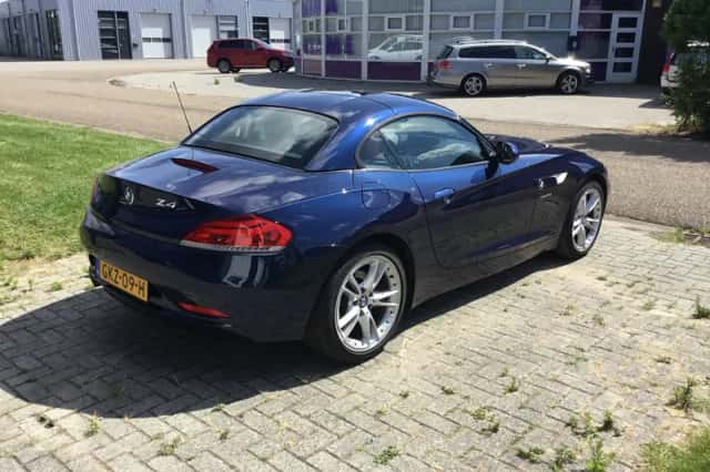 BMW Z4 (2011) thumbnail 5