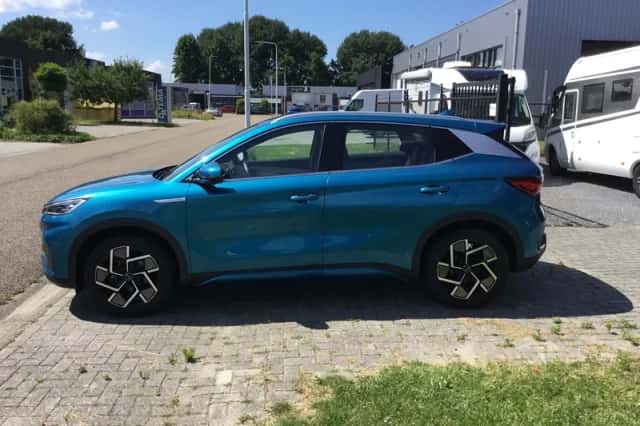 BYD Atto 3 (2022) thumbnail 3