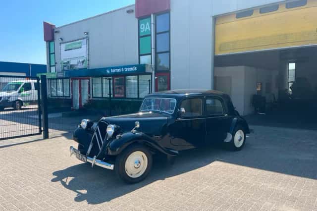 Citroën TRACTION (1954) thumbnail 1