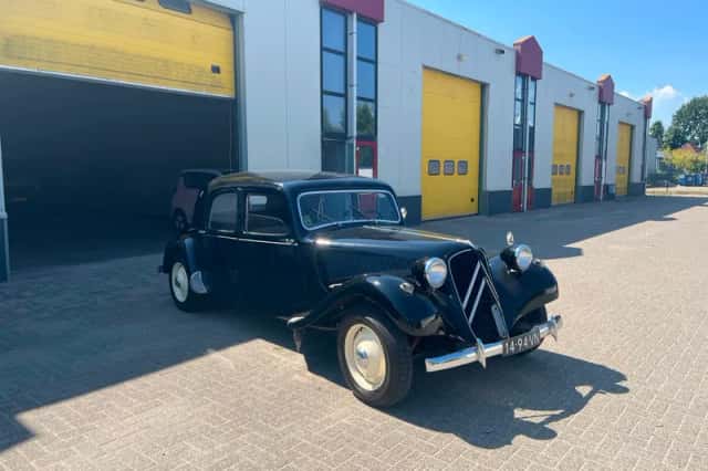 Citroën TRACTION (1954) thumbnail 3
