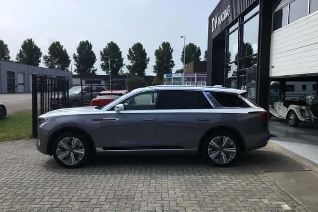 Hongqi E-HS9 (2023) thumbnail 3