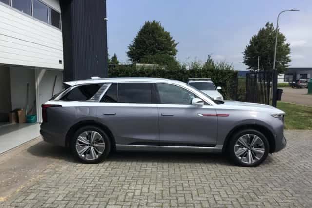 Hongqi E-HS9 (2023) thumbnail 5