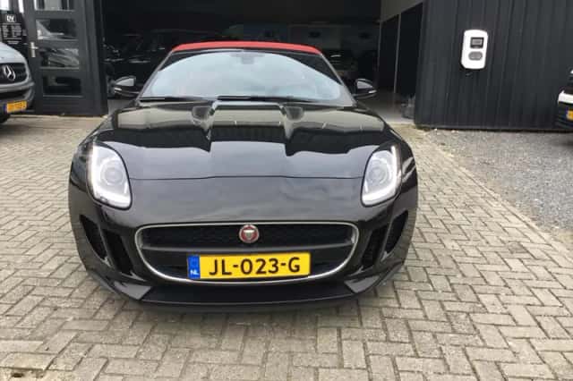 Jaguar F-Type (2016) thumbnail 2