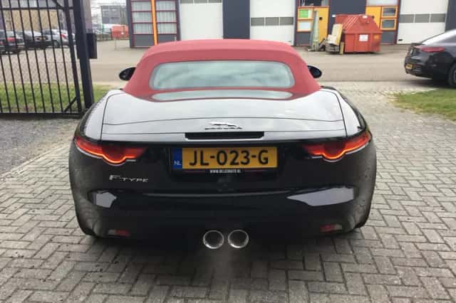 Jaguar F-Type (2016) thumbnail 4