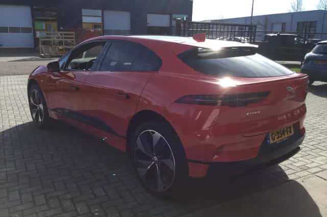 Jaguar I-Pace (2018) thumbnail 3