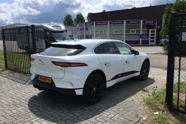Jaguar I-Pace (2018) thumbnail 4