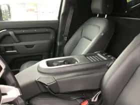 Land Rover Defender (2024) thumbnail 10