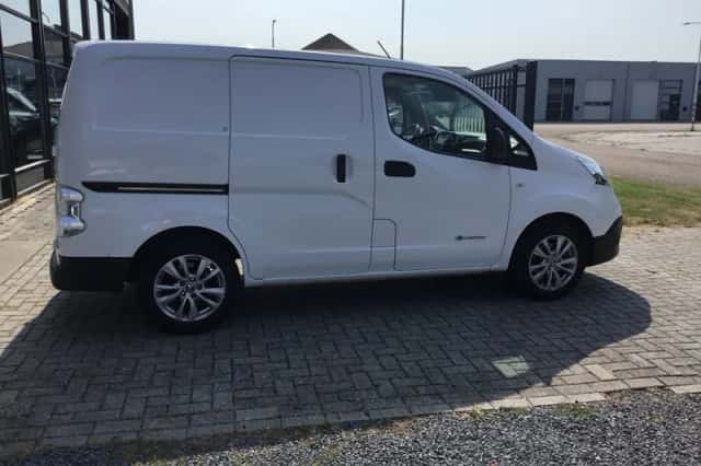 Nissan E-NV200 (2015) thumbnail 5