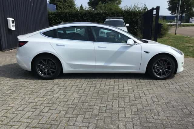 Tesla Model 3 (2019) thumbnail 4