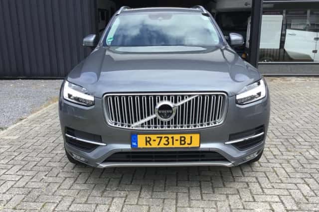 Volvo XC90 (2019) thumbnail 2