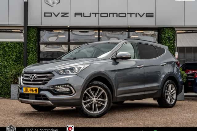 Hyundai Santa Fe (2018) thumbnail 1