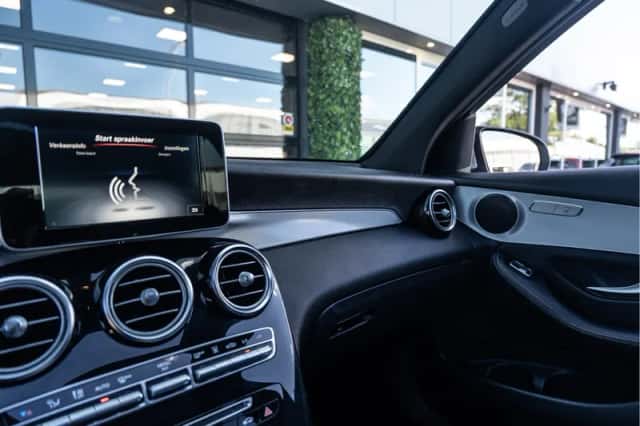 Mercedes-Benz GLC-Klasse (2018) thumbnail 2
