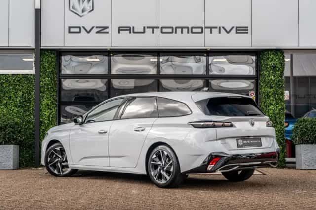 Peugeot 308 (2024) thumbnail 3
