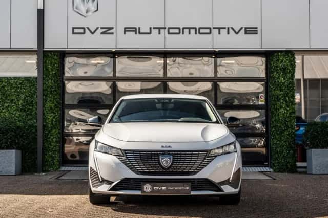 Peugeot 308 (2023) thumbnail 5
