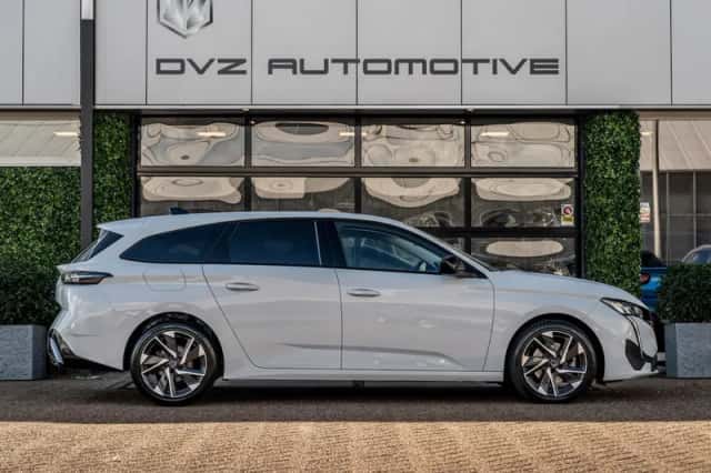 Peugeot 308 (2023) thumbnail 6