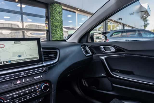 Kia Ceed Sportswagon (2018) thumbnail 3