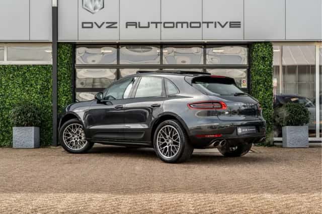 Porsche Macan (2017) thumbnail 4