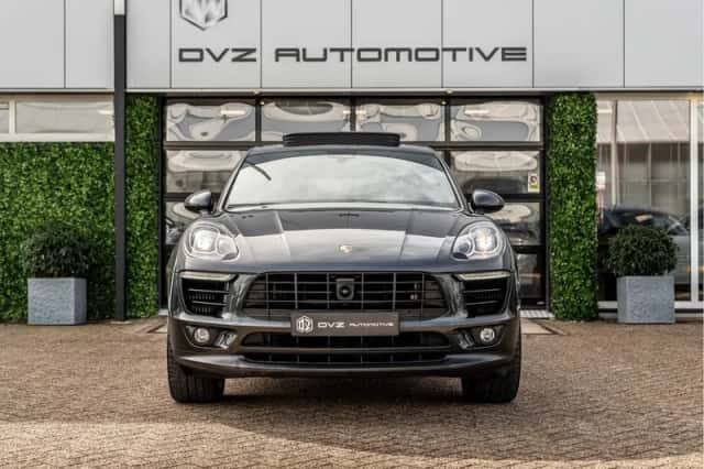 Porsche Macan (2017) thumbnail 6