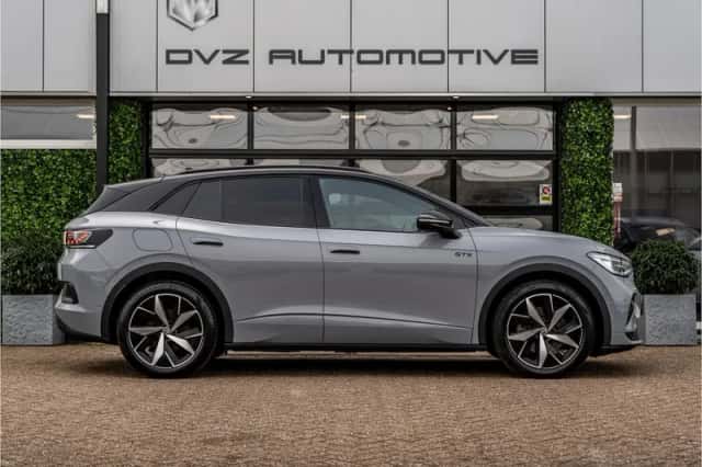 Volkswagen ID.4 (2023) thumbnail 4