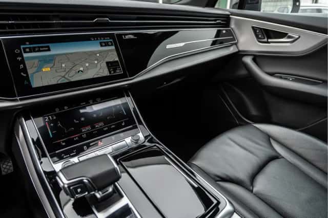 Audi Q7 (2022) thumbnail 2