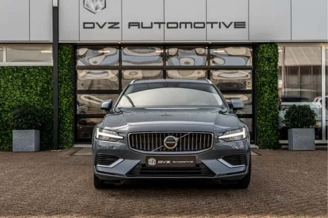 Volvo V60 (2022) thumbnail 5