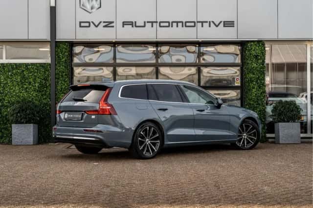 Volvo V60 (2022) thumbnail 6