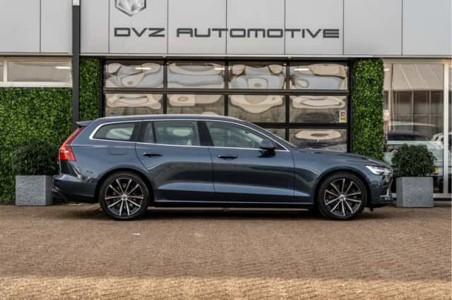 Volvo V60 (2022) thumbnail 6