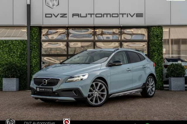 Volvo V40 (2018) thumbnail 1